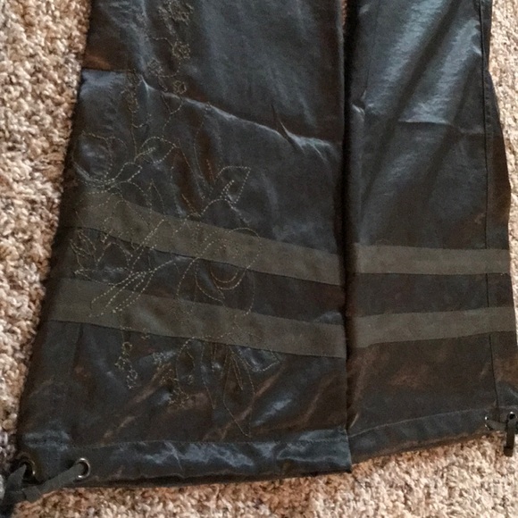 Express Pants - Picture 3 of 4